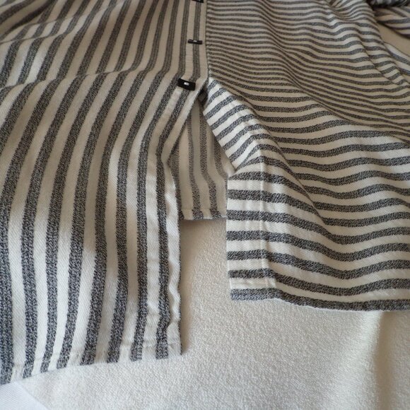NWOT Soft Surroundings Striped Asymmetrical Tunic L Black/White Button Closure - Picture 7 of 16